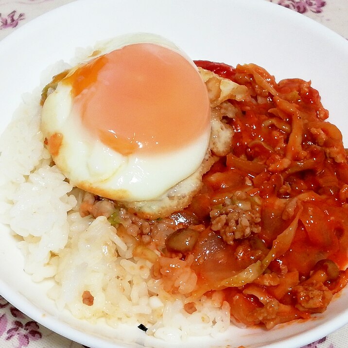 缶詰めで簡単♪しめじとひき肉のトマト煮込み